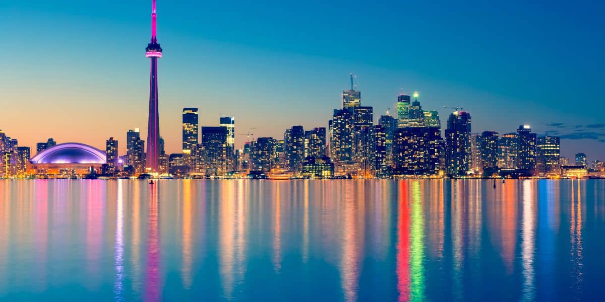 6 attractions to visit when house sitting in Toronto